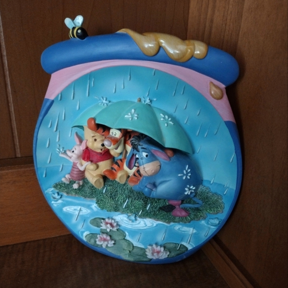 The Bradford Exchange Winnie the Pooh & friends ceramic decorative plate - Picture 1 of 7